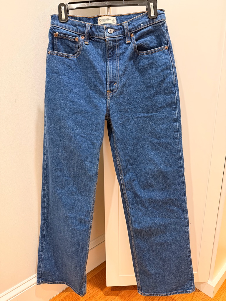 A&F The 90s Relaxed Jean- High Waisted